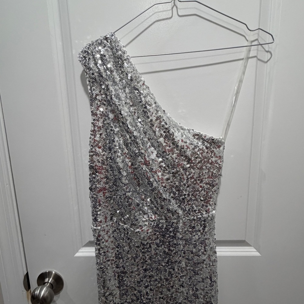FAERIESTY Womens One Shoulder Dress Sequin Slit Silver Medium - Picture 2 of 11